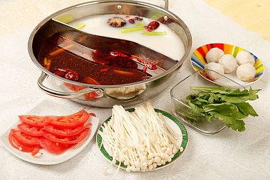 《旗帜的传说》开发商公布新作《钟楼》